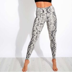 Alo Yoga High Waist Vapor Snakeskin Leggings EUC